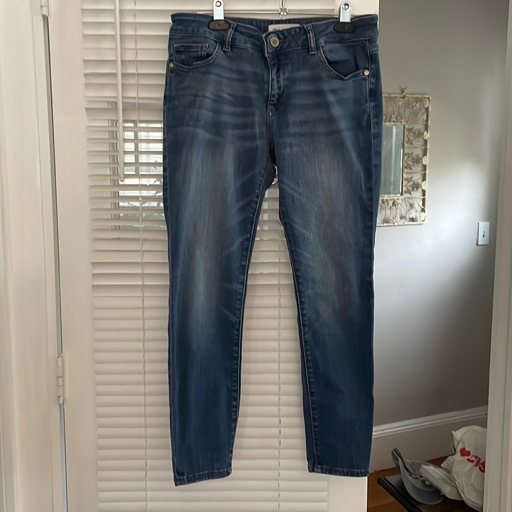 DL1961 lighter wash cropped jeans, sz 28
